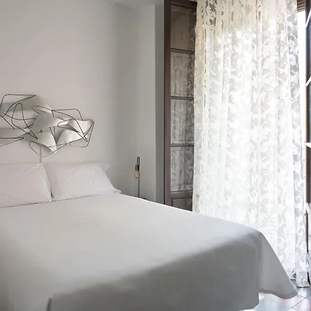 Venecia Gomerez Granada